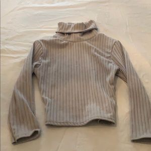 Long sleeve gray ribbed crop top